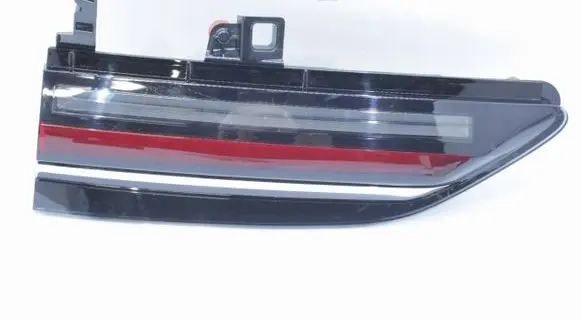 Tailgate rear/tail lights