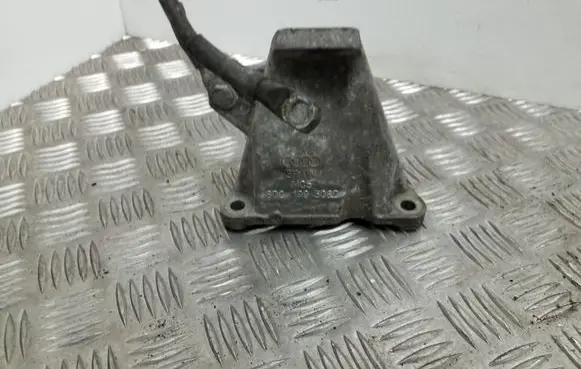 Audi A4 S4 B5 8D Engine mounting bracket 8D199308D