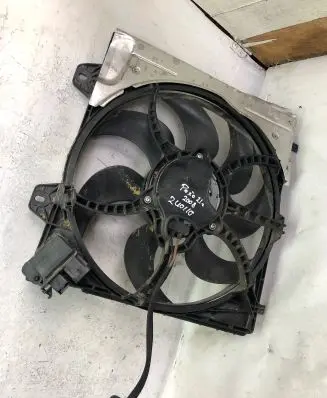 Peugeot 2008 II Radiator cooling fan shroud Tp0421730040