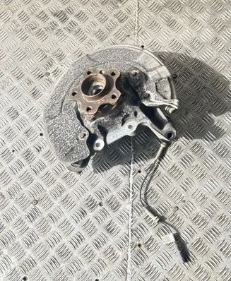 Rear wheel hub spindle/knuckle