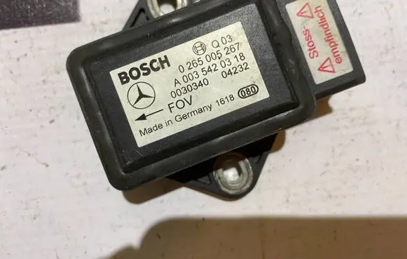 Mercedes-Benz E W211 ESP acceleration yaw rate sensor A0035420318 0035420318