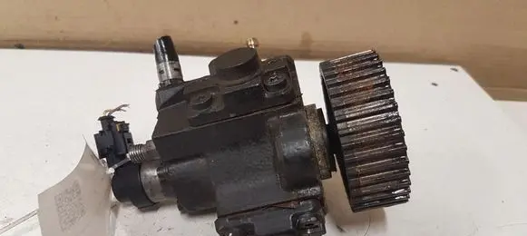 Opel Insignia A Fuel injection high pressure pump 0445010193 55571005 0928400680