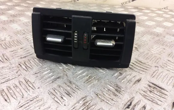 BMW 2 F22 F23 Rear air vent grill 926535001