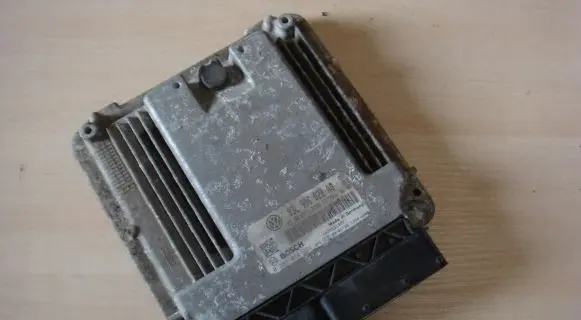 Volkswagen Golf VI Engine control unit/module 03L906022AG