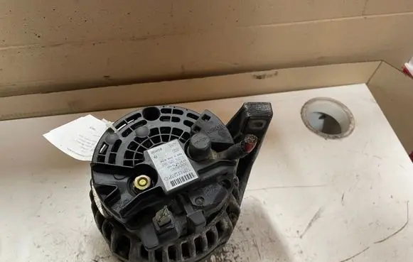 Volvo V70 Generator/alternator 30658085 0124525060