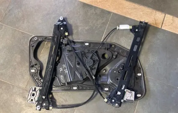 Volkswagen PASSAT CC Front door window regulator with motor 3C8837756 914860117 1034153178