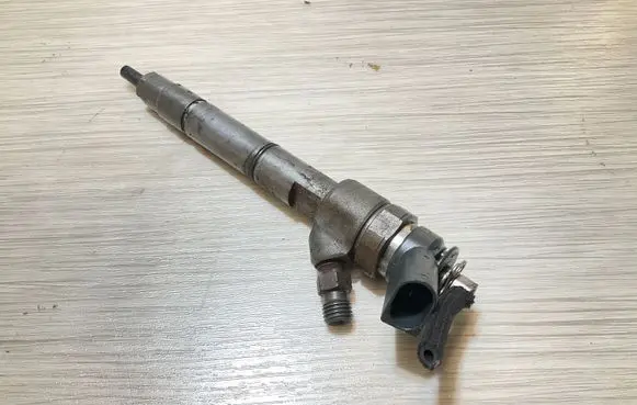 Mercedes-Benz A W168 Fuel injector 0445110167