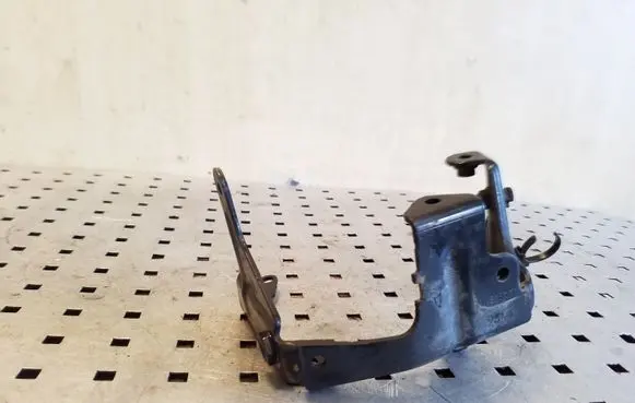 Volvo V40 Cross country Fuel filter bracket/mount holder AV6Q9A072AB