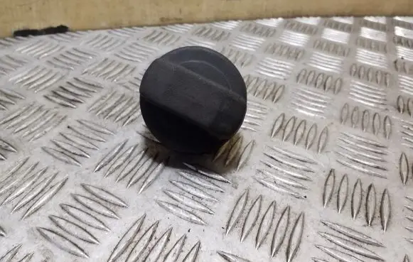 Volkswagen PASSAT B4 Fuel tank filler cap 191201553A