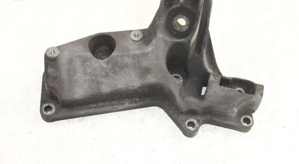BMW 5 E60 E61 Engine mounting bracket 6763217