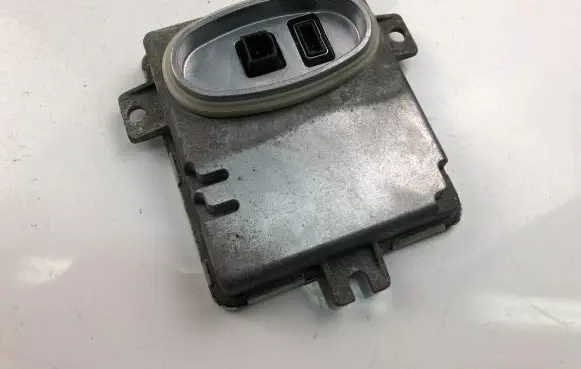 Volvo V70 Xenon control unit/module 6261110499