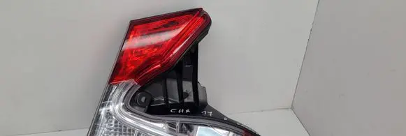 Toyota C-HR I Tailgate rear/tail lights 81580F401000