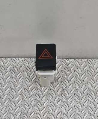 Nissan Qashqai Hazard light switch 0H011 22375