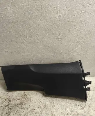 (B) pillar trim (bottom)