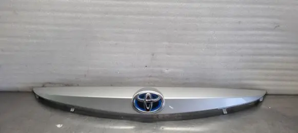 Toyota Auris E180 Tailgate trim 7681102790