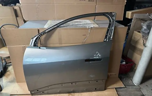 Jaguar I-Pace Front door