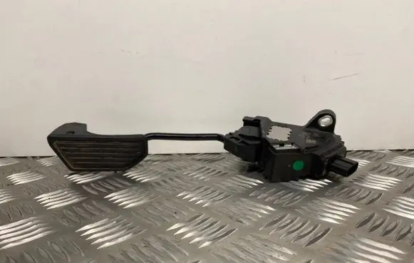 Toyota Avensis T270 Accelerator throttle pedal 7811002150