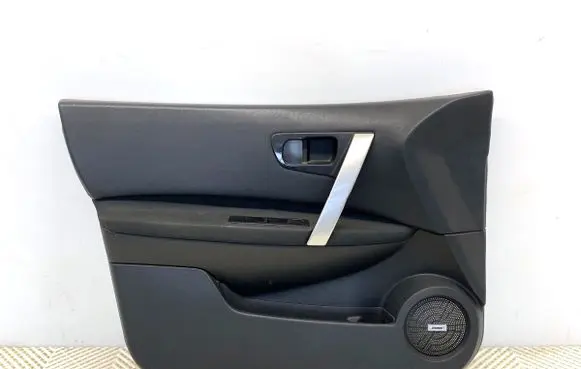 Nissan Qashqai Front door card panel trim