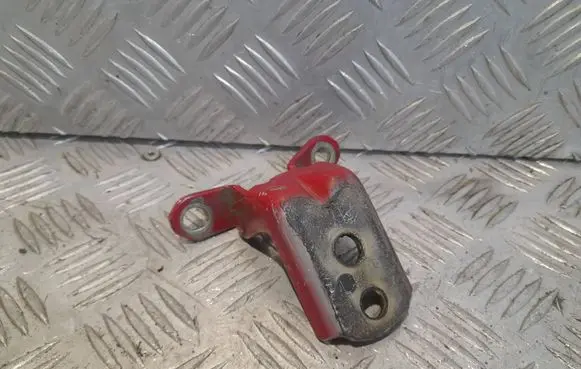 Nissan X-Trail T30 Front door upper hinge