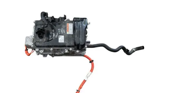 Toyota Yaris XP210 Voltage converter inverter G9200K0011 1561000461
