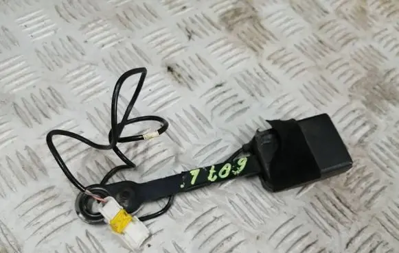 Peugeot 607 Front seatbelt buckle