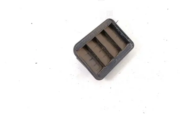 BMW 2 F46 Fender grill 9315933