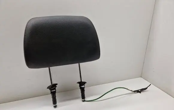 BMW X3 E83 Front seat headrest 9155183