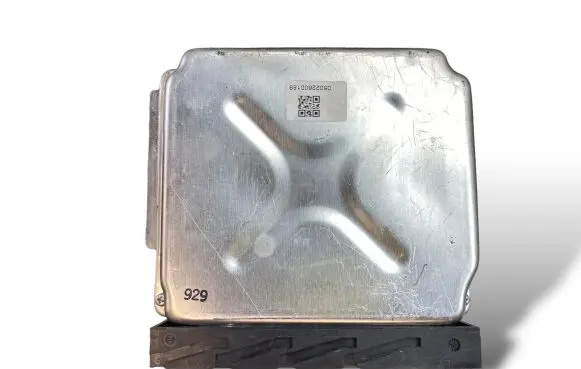 Volvo V70 Engine control unit/module 08692554A MB0797000 0J00039932