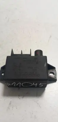 Mercedes-Benz C W203 Charging relay A0025426419 0025426419