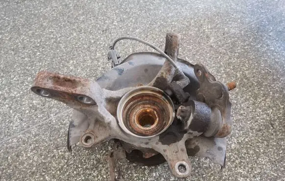 Toyota Avalon XX20 Front wheel hub
