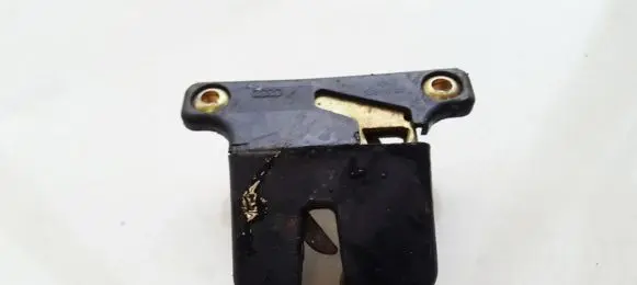Audi A4 S4 B5 8D Tailgate/trunk/boot lock/catch/latch 8D5827505