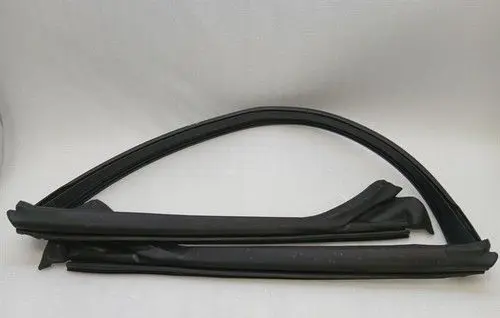 Ferrari California F149 Front door rubber seal 69758000