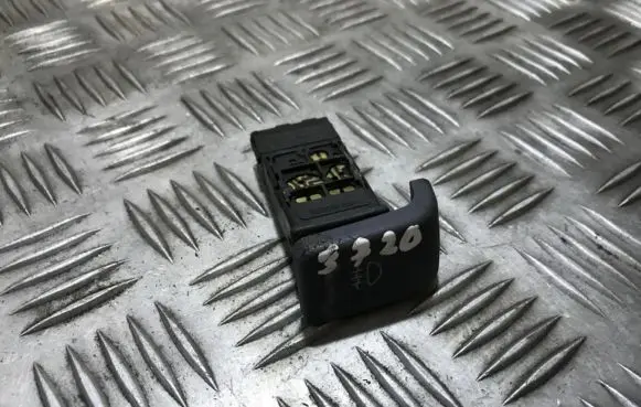 Land Rover Freelander Fog light switch yue100550kml 03035002
