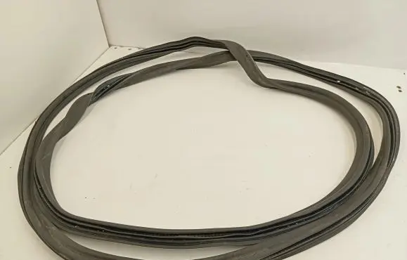 Audi Q7 4M Trunk rubber seal (body) 4M0827705