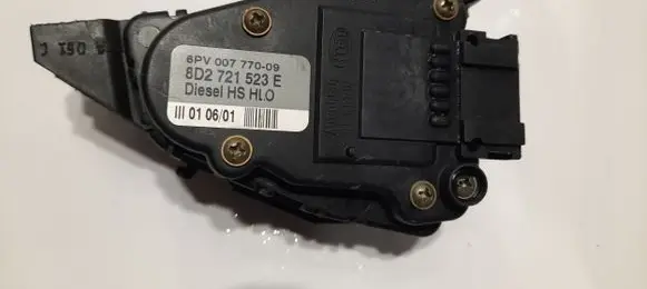 Audi A6 S6 C5 4B Accelerator throttle pedal 8D2721523E