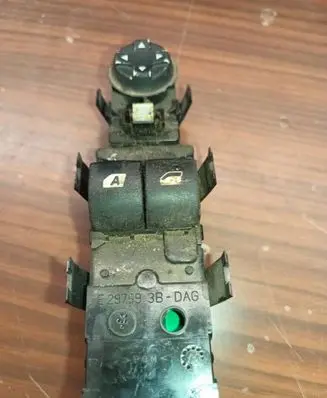 Peugeot 207 Electric window control switch 9654859177