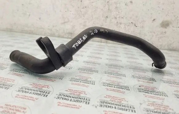 Volkswagen Touran I Engine coolant pipe/hose