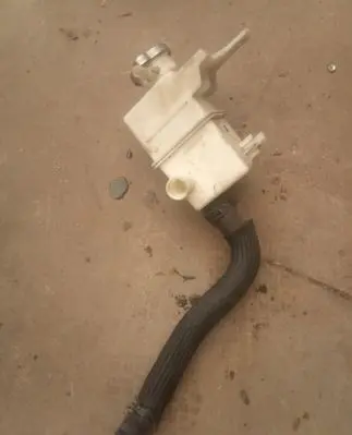 Nissan Leaf I (ZE0) Coolant expansion tank/reservoir