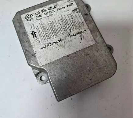 Skoda Fabia Mk1 (6Y) Airbag control unit/module 1C0909601A 5WK43123 48030805H