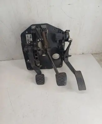 Mercedes-Benz Vaneo W414 Pedal assembly A1682902601 1836526 400400B