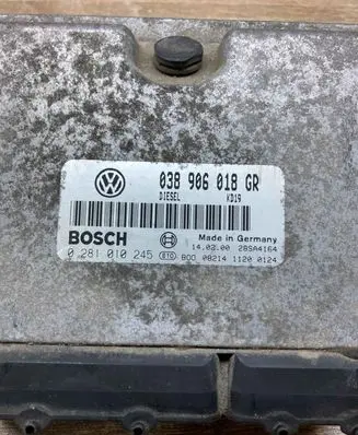Volkswagen PASSAT B7 Engine control unit/module ECU 038906018GR 0281010245