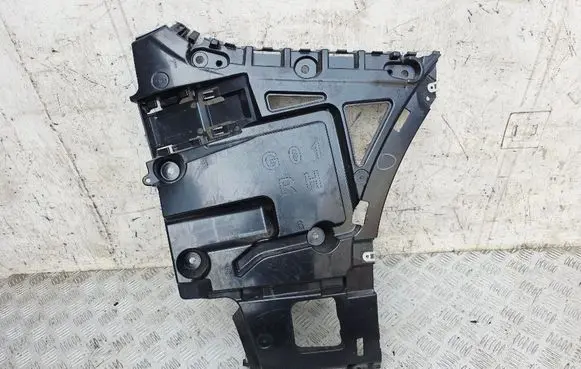 Rear bumper mounting bracket