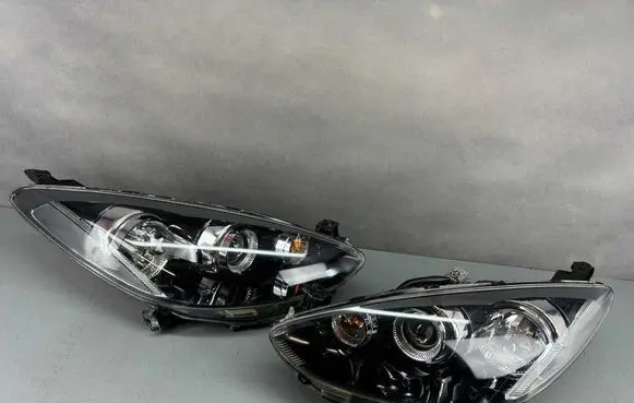 Mazda 2 Headlights/headlamps set 103419012541