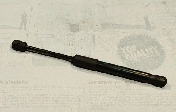 Porsche Cayenne (9Y0 9Y3) Front bonnet/hood damper/strut 9Y0823359
