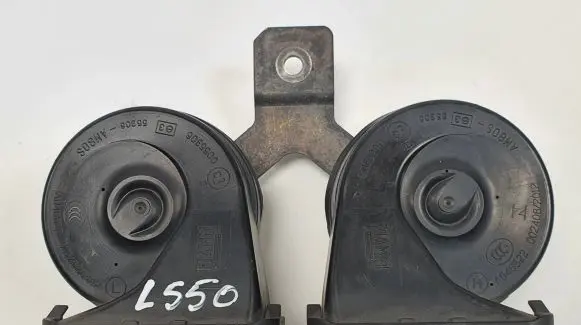 Land Rover Discovery 4 - LR4 Horn signal BJ3213A803AC