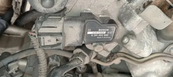 Honda Civic Air pressure sensor 0281002680