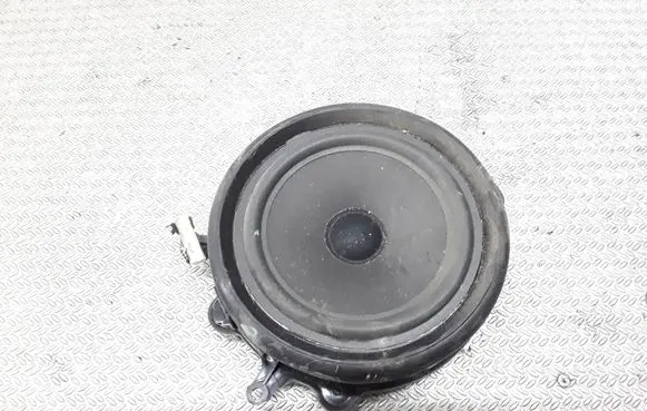 Audi A4 S4 B7 8E 8H Front door speaker