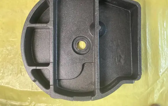 Mercedes-Benz C W203 Spare wheel section trim A2098980107