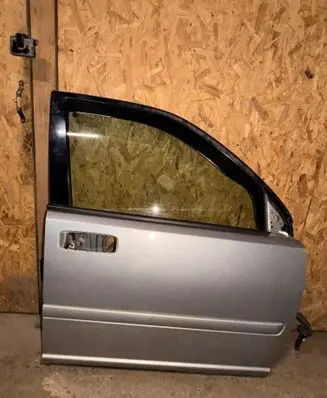 Nissan X-Trail T30 Front door