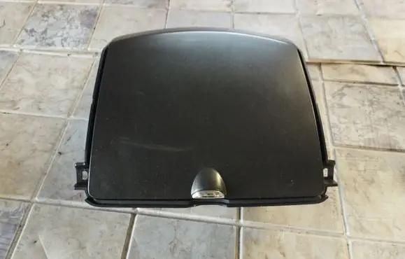 Nissan Note (E11) Glove box P10381A2770009